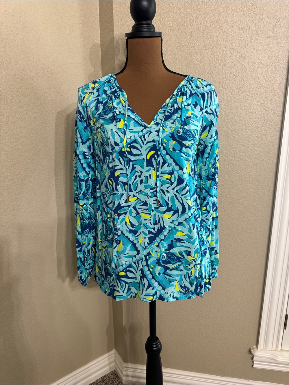 Lilly Pulitzer Blue Teal Tropical V-Neck Blouse